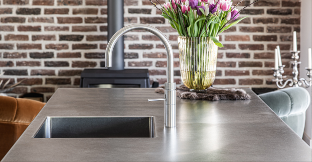 De mix & match trend: hoe combineer je RVS-werkbladen met andere materialen?