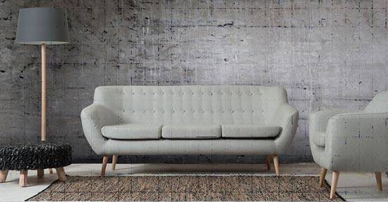 De-Sixties-sofa-heeft-hoge,-houten-pootjes.jpg
