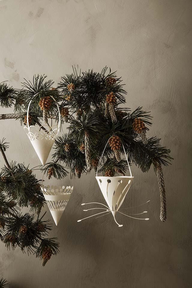 fermLIVING-ChristmasPaperCones-image_kopiëren.jpg