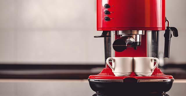 Dit is de makkelijkste manier om je koffiezetapparaat te ontkalken