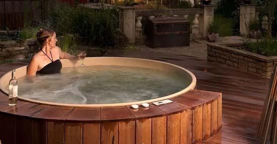 Extra genot in de tuin met een Hottub