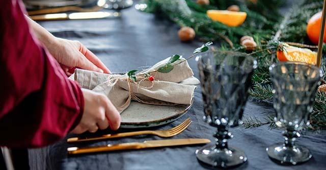 Feestelijke kerst servetten: stijltips en DIY-ideeën