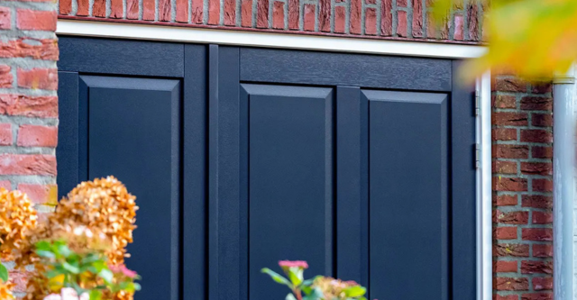 Ruimte besparen met klassieke garagedeuren