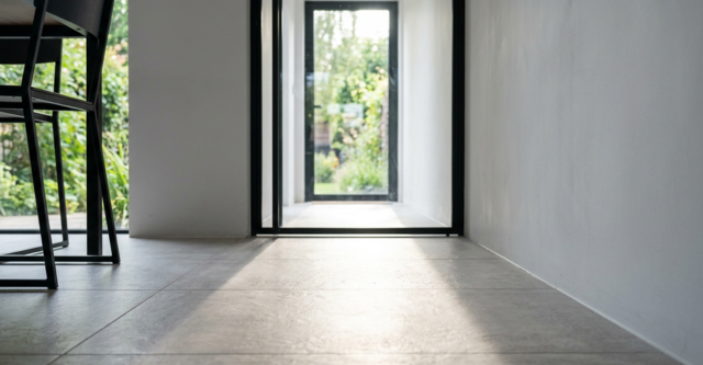 Zo brengt een glazen deur meer licht in huis