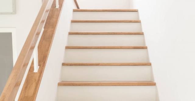 Een traprenovatie zonder hak- en breekwerk: is dat mogelijk?